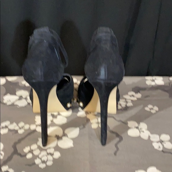 NWT GUESS Kenzie Suede Ankle Strap Platform Heels - Picture 9 of 12